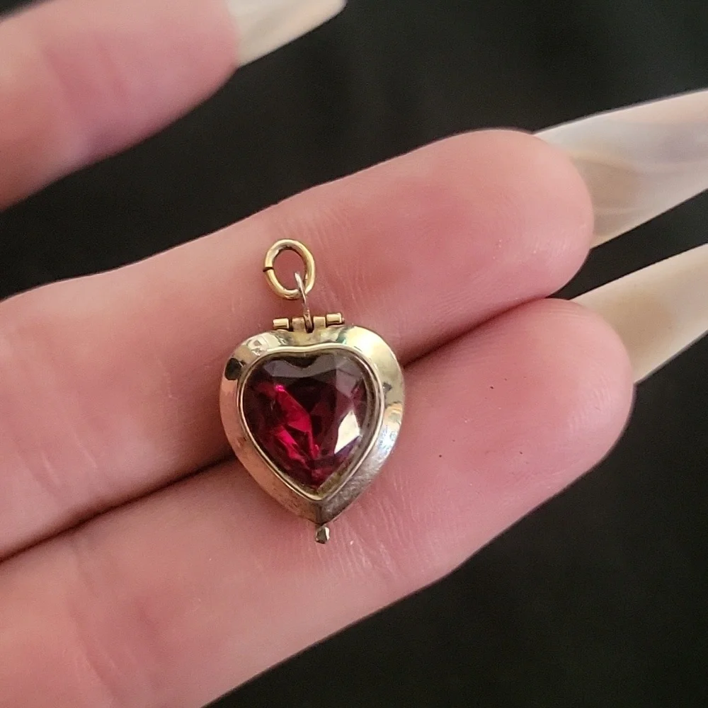 Red Rhinestone Heart Locket - Picture 8 of 12